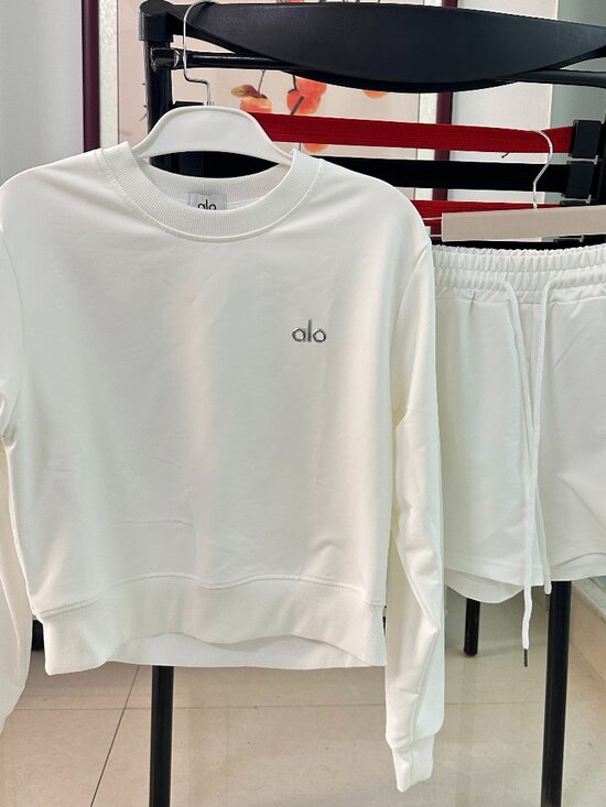 ALO Yoga Pants - Women's White Casual Athletic Top and Shorts S